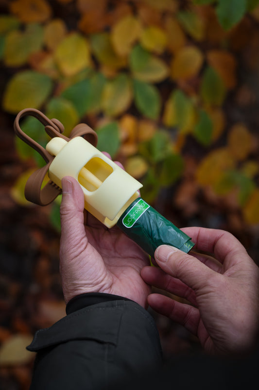 Woofpanion Dispenser + Extra Band
